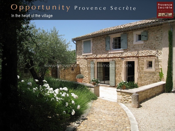 Village farmhouse with heated pool for rent near Gordes
